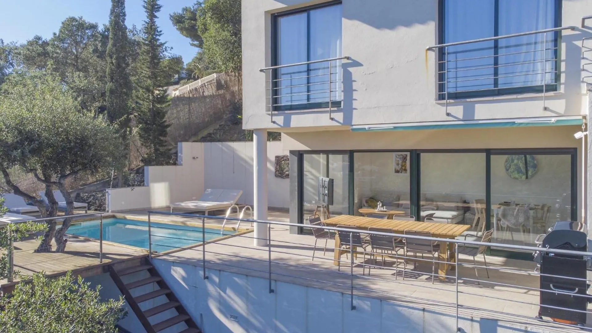 Leo Villa Begur